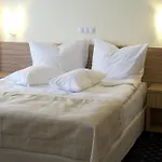 Marshal بوخارست