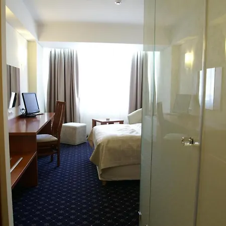 Marshal Hotel