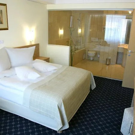 Marshal Hotel