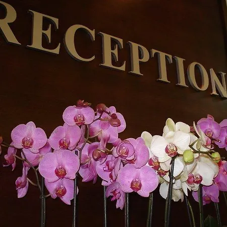 Marshal Hotel
